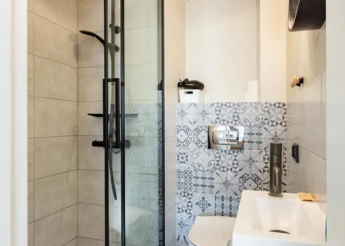 Glowna Sunny By Bookinghost