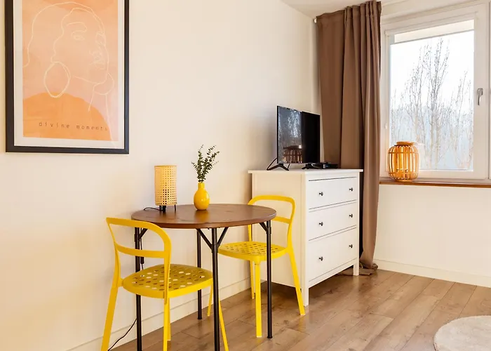 Glowna Sunny By Bookinghost *